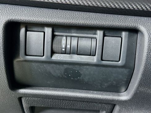 Used 2024 Subaru Crosstrek 2.0i Premium image 17