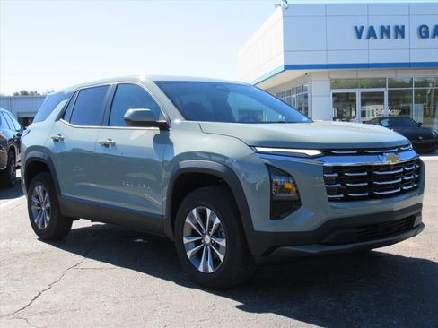 New 2026 Chevrolet Equinox LT image 3