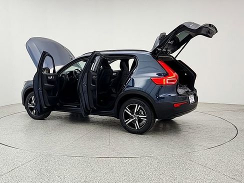 New 2026 Volvo XC40 B5 Core w/ Climate Package AWD/4WD image 12