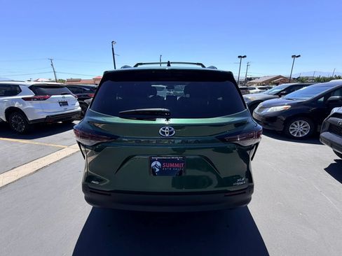 Used 2024 Toyota Sienna XLE w/ XLE Plus Package AWD/4WD image 5