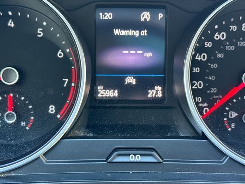 Used 2020 Volkswagen Tiguan SE w/ Panoramic Sunroof Package image 26