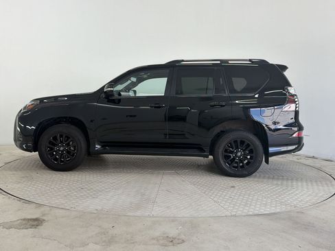 Used 2023 Lexus GX 460 w/ Black Line Special Edition AWD/4WD image 2
