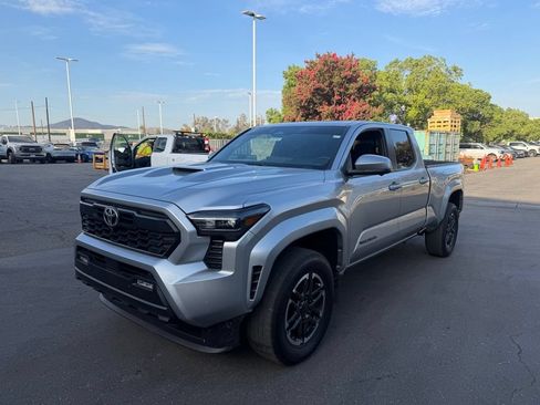 Used 2024 Toyota Tacoma TRD Sport w/ TRD Sport Premium Package AWD/4WD image 1