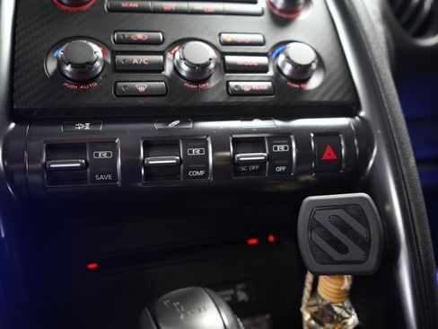 Used 2014 Nissan GT-R Premium AWD/4WD image 20