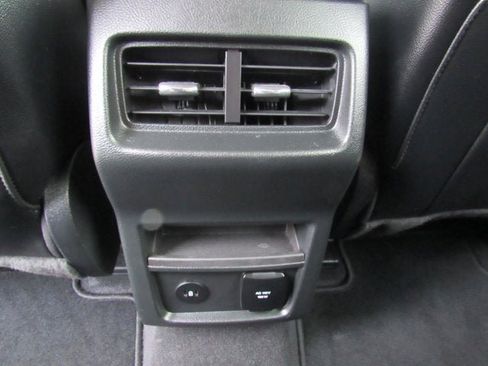 Used 2024 Ford Edge Titanium AWD/4WD image 30