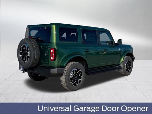 New 2025 Ford Bronco Outer Banks image 7