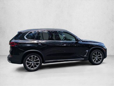 Used 2024 BMW X5 xDrive40i w/ Parking Assistance Package AWD/4WD image 4