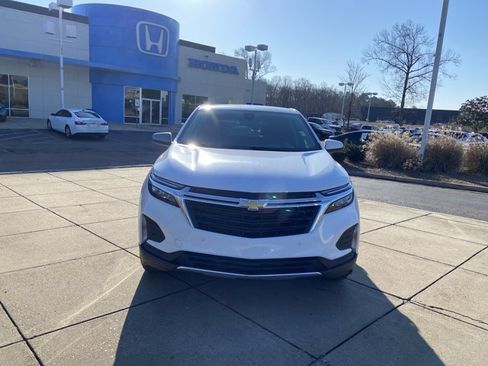 Used 2024 Chevrolet Equinox LT image 3