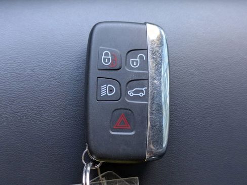 Used 2016 Land Rover Discovery Sport HSE Luxury image 30