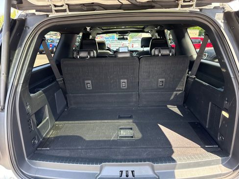 Used 2024 Ford Expedition Max Platinum AWD/4WD image 9