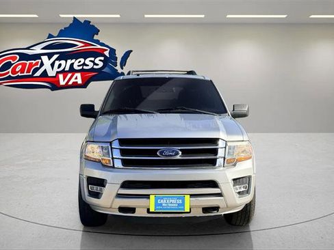 Used 2017 Ford Expedition XLT image 12