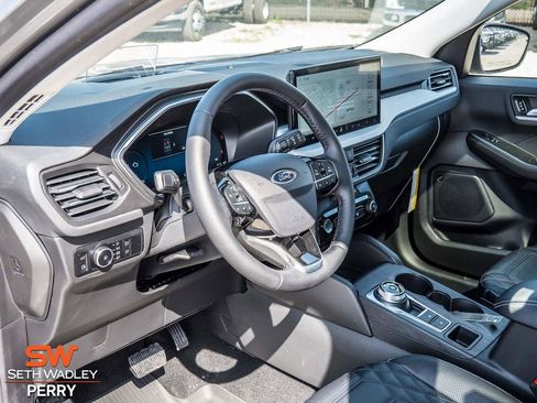 Used 2024 Ford Escape SE w/ PHEV Premium Package image 28