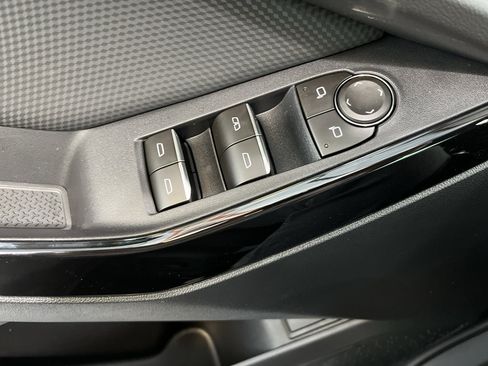 New 2026 Chevrolet Equinox RS w/ Convenience Package III FWD image 29