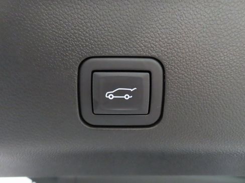 Used 2023 GMC Yukon Denali image 43