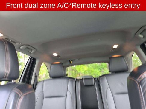 Used 2018 Toyota Highlander XLE AWD/4WD image 6