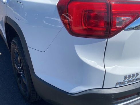Used 2019 GMC Acadia SLT AWD/4WD image 15
