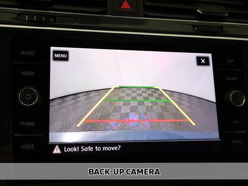 Used 2019 Volkswagen Tiguan SE w/ Panoramic Sunroof Package image 5