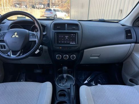 Used 2017 Mitsubishi Outlander Sport LE FWD image 16