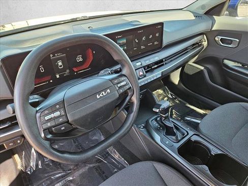 Used 2025 Kia K4 FWD image 12