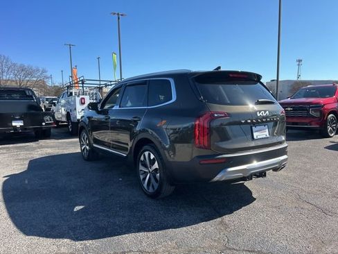 Used 2022 Kia Telluride EX w/ EX Premium Package image 4