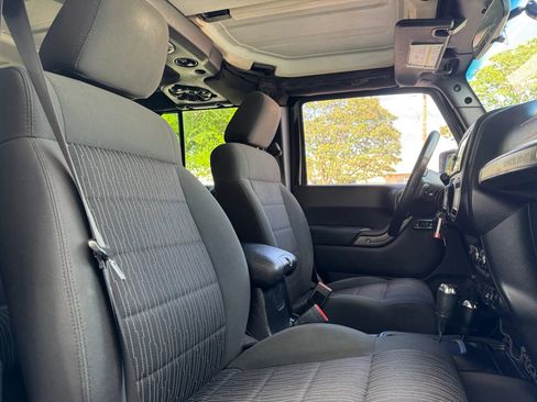 Used 2012 Jeep Wrangler Unlimited Sport AWD/4WD image 23