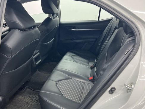 Used 2023 Toyota Camry SE image 10