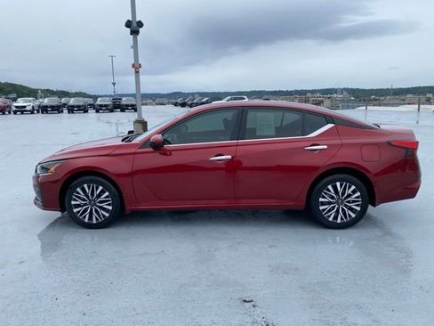 Used 2023 Nissan Altima 2.5 SV AWD/4WD image 5
