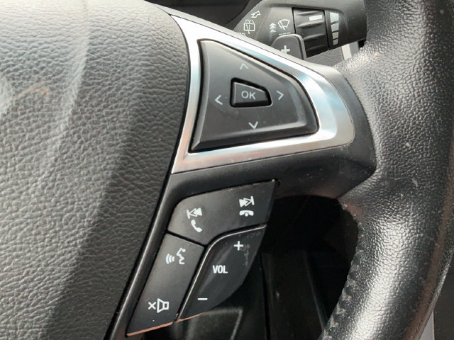 Used 2018 Ford Edge SEL w/ Equipment Group 201A FWD image 25