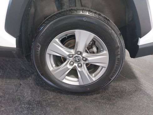 Used 2025 Toyota RAV4 XLE AWD/4WD image 32