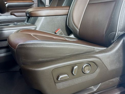 Used 2024 GMC Sierra 3500 Denali w/ Denali Reserve Package image 21