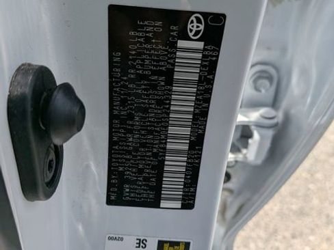 Used 2025 Toyota Corolla LE FWD image 34