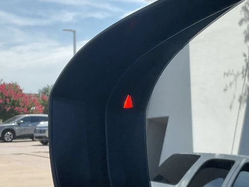 Used 2025 Nissan Rogue SV FWD image 18
