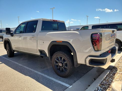 Used 2026 GMC Sierra 2500 AT4 w/ AT4 Premium Plus Package AWD/4WD image 2