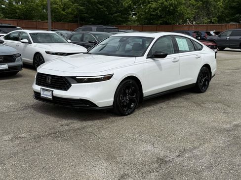 Certified 2025 Honda Accord SE image 20