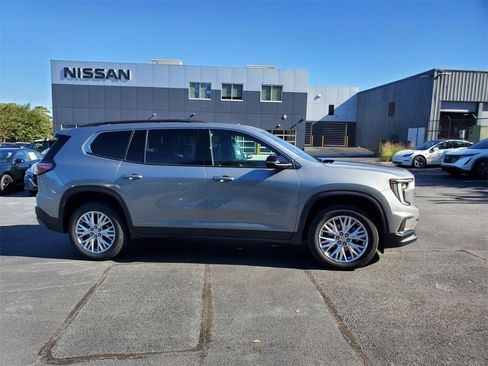 Used 2024 GMC Acadia Elevation image 2