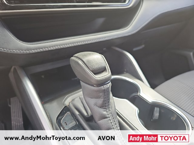 Used 2020 Toyota Highlander L FWD image 15