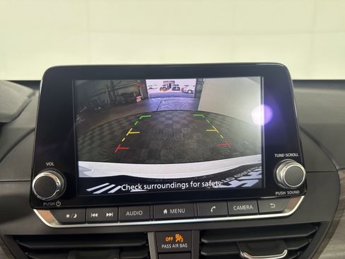 Used 2025 Nissan Altima 2.5 SV FWD image 27