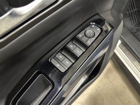 Used 2023 Nissan Pathfinder SL w/ Lighting Package (N92) AWD/4WD image 15