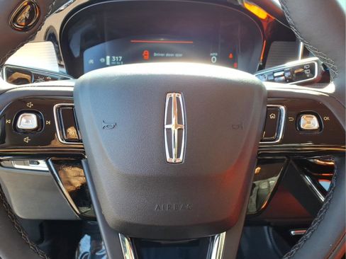 Used 2024 Lincoln Corsair AWD w/ Equipment Group 101A image 6