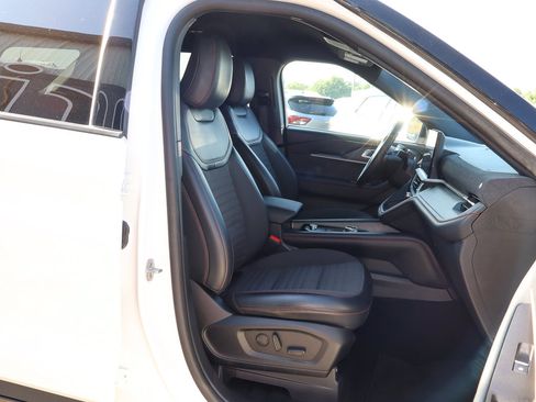 Used 2025 Ford Explorer ST-Line w/ ST-Line Street Pack AWD/4WD image 27