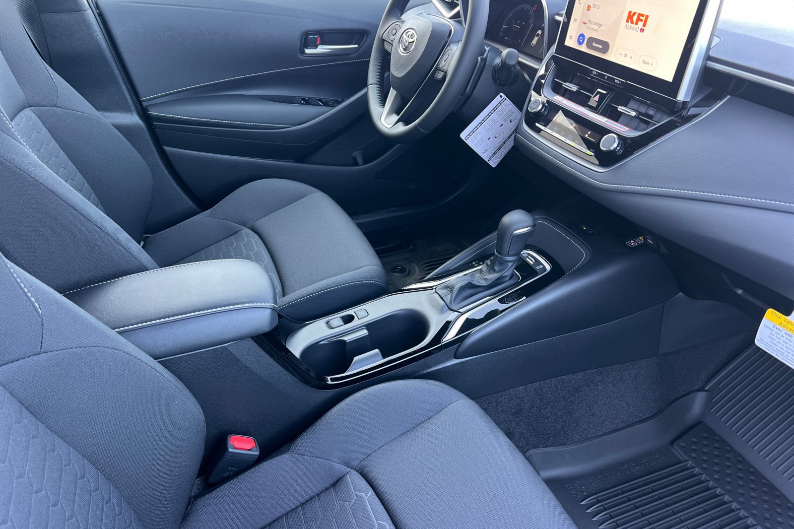 Used 2027 Toyota Corolla SE w/ SE Premium Package FWD image 16
