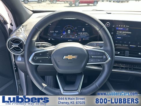 Used 2025 Chevrolet Equinox LT FWD image 13