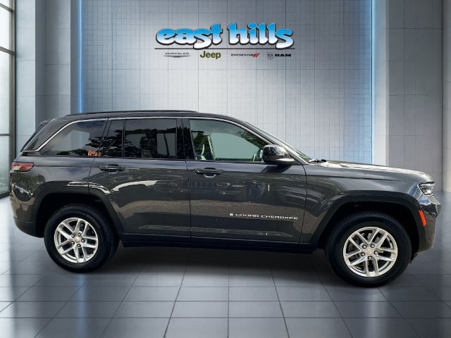 Certified 2025 Jeep Grand Cherokee Laredo X w/ Luxury Tech Group I AWD/4WD image 2