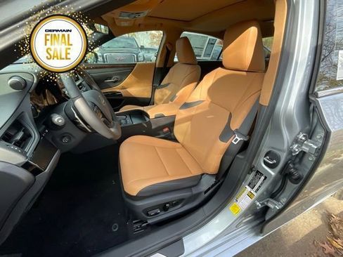 New 2025 Lexus ES 300h w/ Premium Package image 9