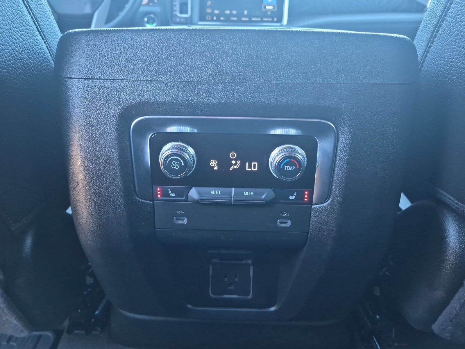 Used 2023 GMC Yukon Denali AWD/4WD image 27