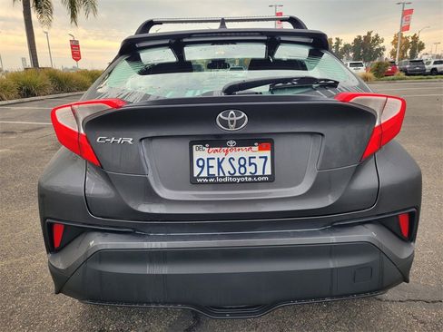 Certified 2022 Toyota C-HR XLE image 5