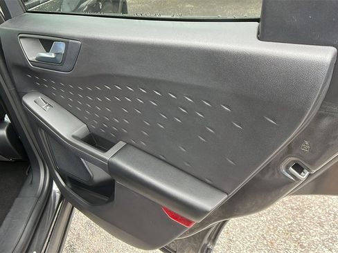 Used 2020 Ford Escape SEL image 18