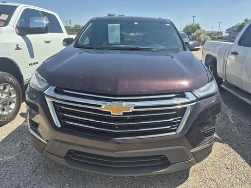 Used 2022 Chevrolet Traverse LT FWD image 2