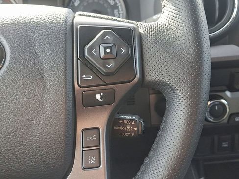 Used 2023 Toyota Tacoma TRD Off-Road image 25