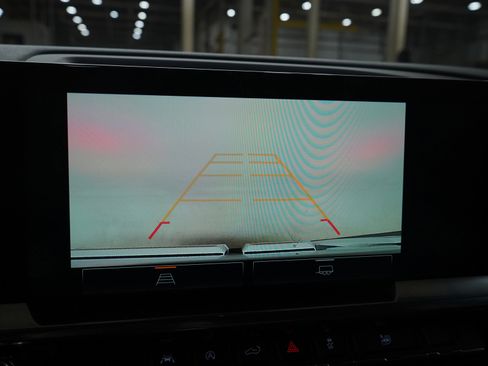 Used 2024 GMC Sierra 1500 Elevation image 28